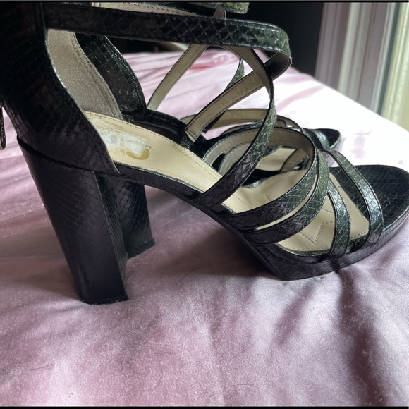 Strappy black heels - Picture 5 of 5